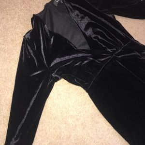 Lulus black velvet long sleeve bodycon dress
